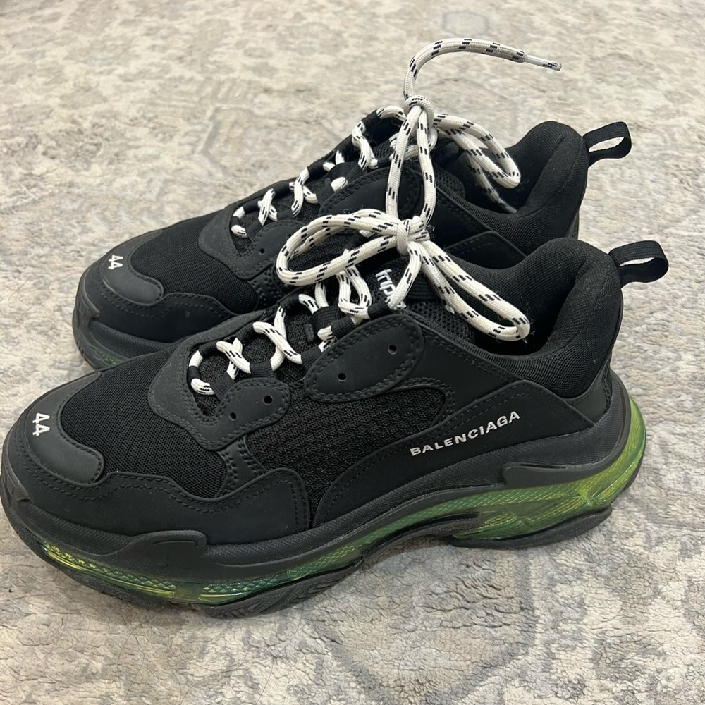 Men’s Balenciaga Triple S Sneakers - Picture 7 of 7